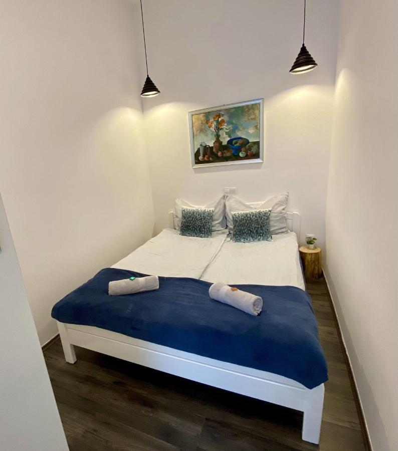 Art Apartment Szeged Bagian luar foto