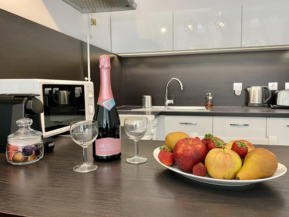 Art Apartment Szeged Bagian luar foto